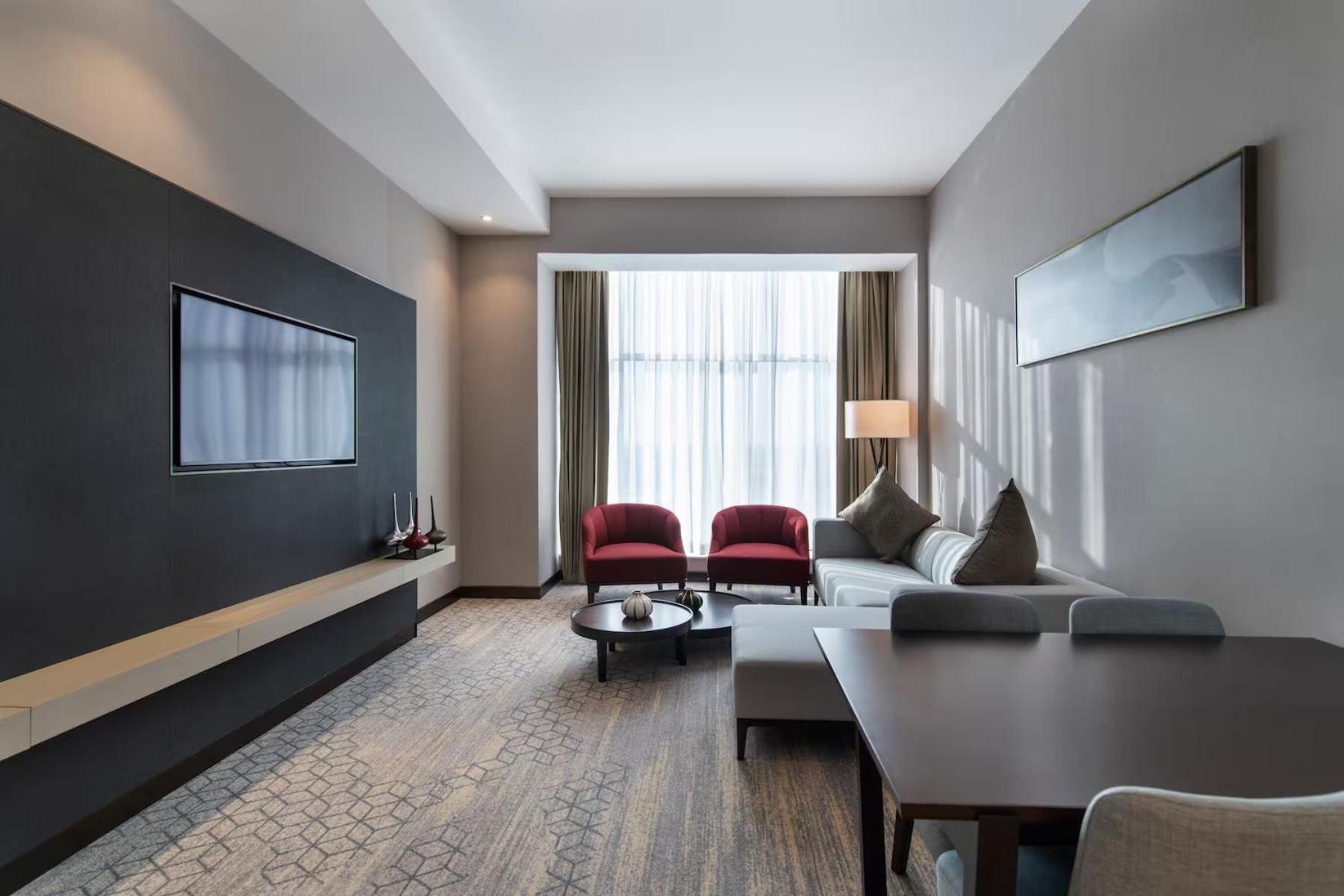 Ramada By Wyndham King Fahd Road Hotel Riyadh