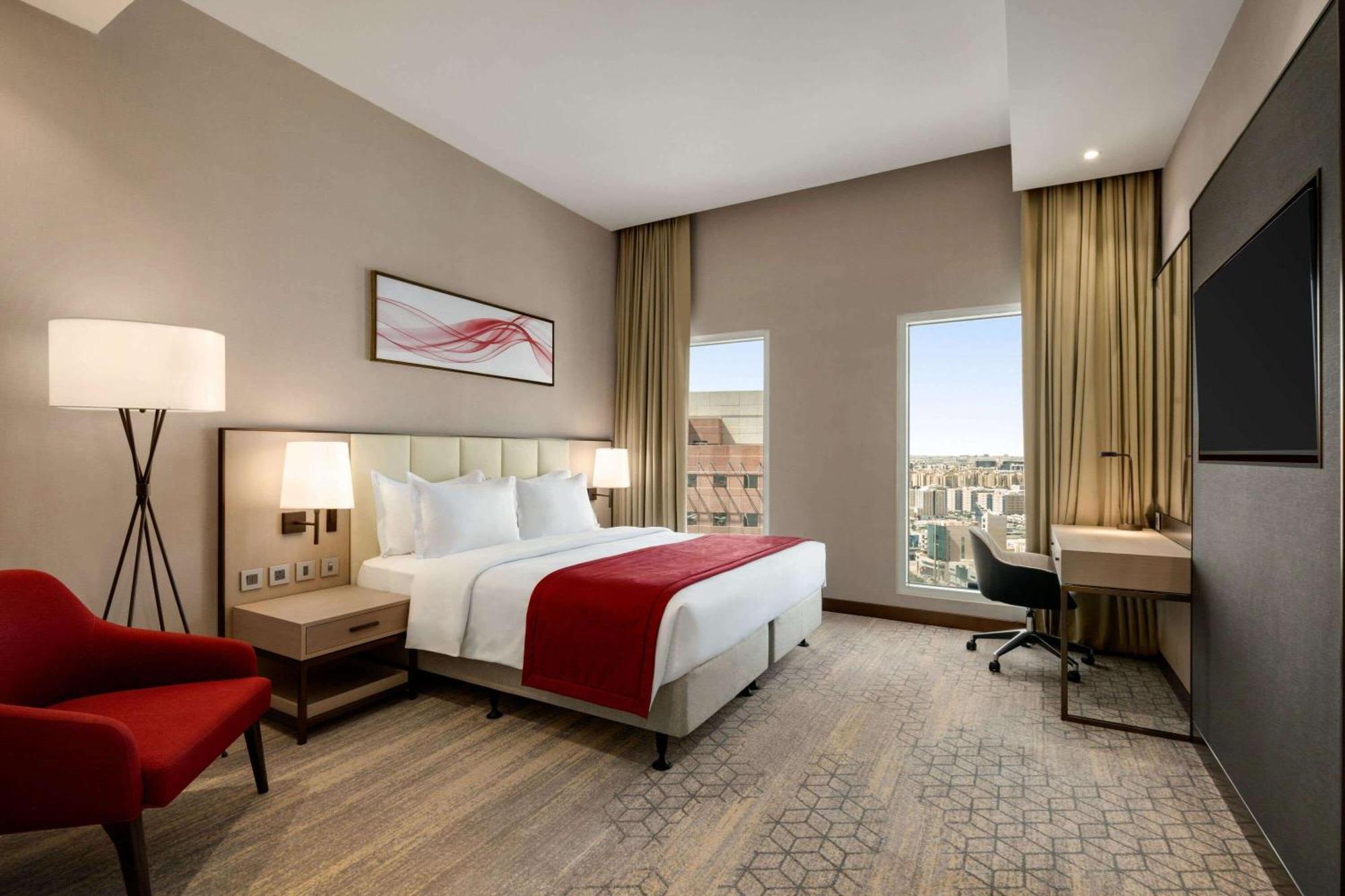 Ramada By Wyndham King Fahd Road Hotel
